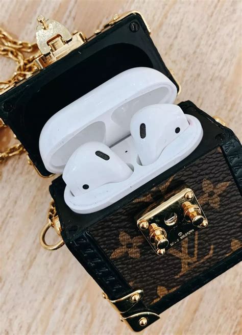 louis vuitton silecone hoesje aipods|louis vuitton black headphones.